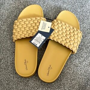 Universal Thread Yellow Woven Sandals size 8.5